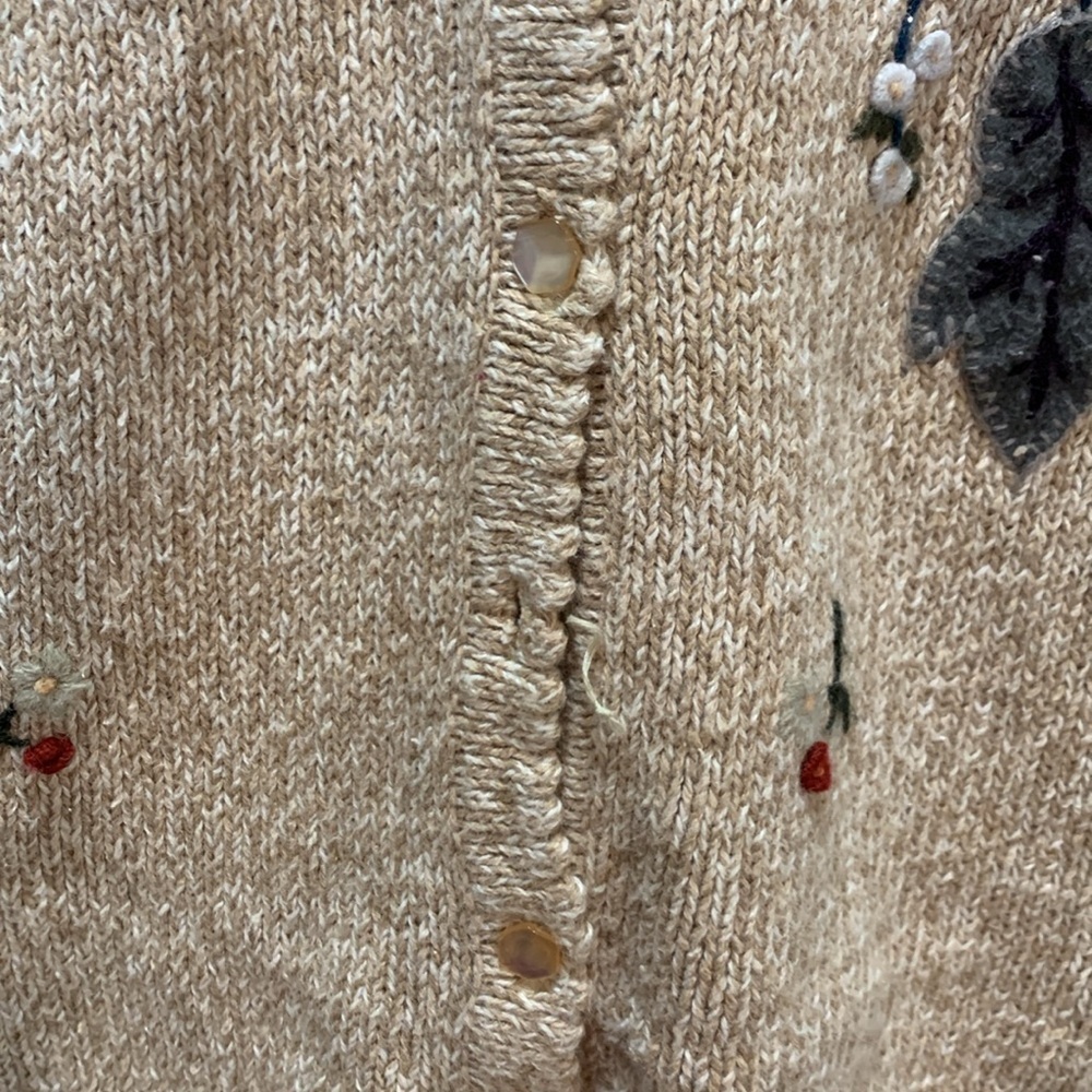 Carolina Colours sz M cardigan sweater w/ felt and embroidered leaves/flowers - Picture 6 of 13